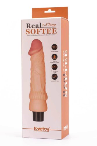 Real Softee 7.8 inch-es vibrátor, realisztikus kialakítású, pénisz formájú, rugalmas